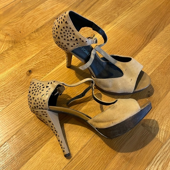 Heels - Picture 1 of 1